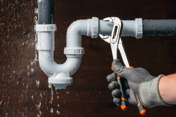Professional Leak Detection technician working in Riverside, NY